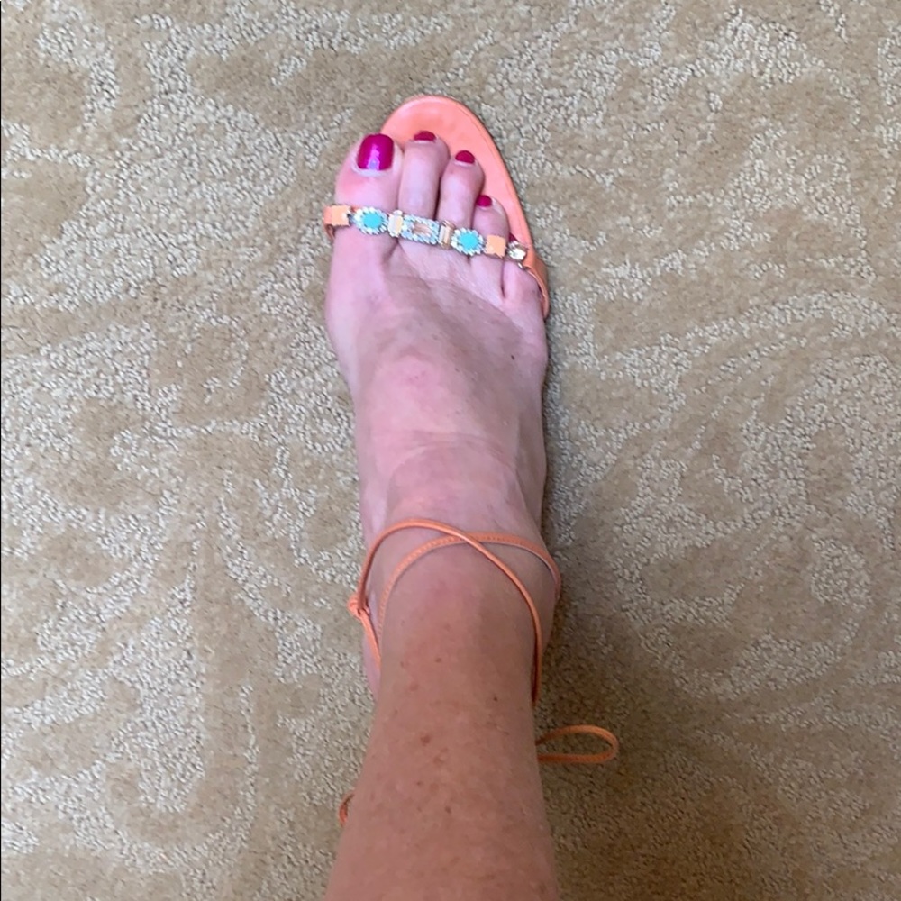 Gorgeous Manolo Blahnik ankle tie  heel